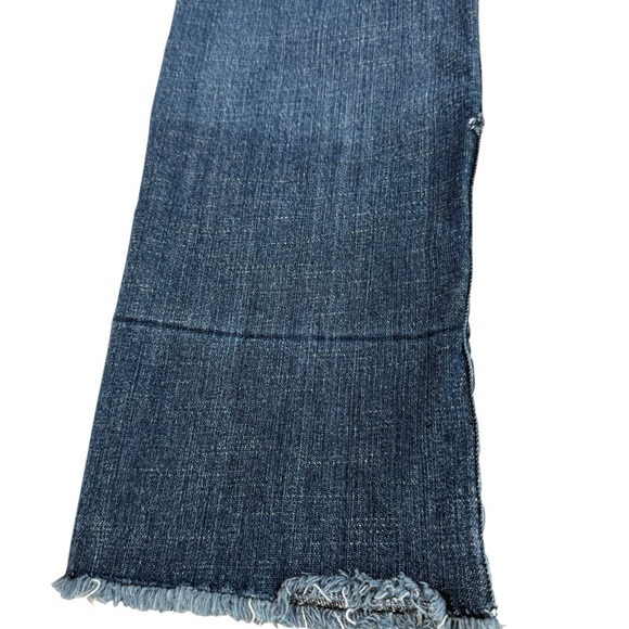 Kut From The Kloth Women’s Size 10 Raw Ankle Hem Light Wash Distressed  Jeans - Picture 4 of 10